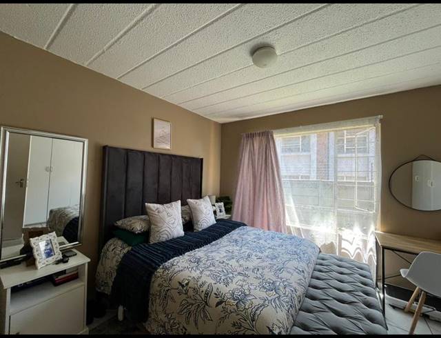 2 BEDROOM PROPERTY TO RENT IN GLEN MARAIS